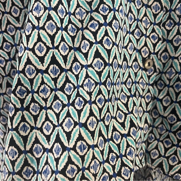 Chico’s Lightweight Blue Geometric Print Button Down Blouse 3/4 Sleeves 2 12/14 - Picture 8 of 9